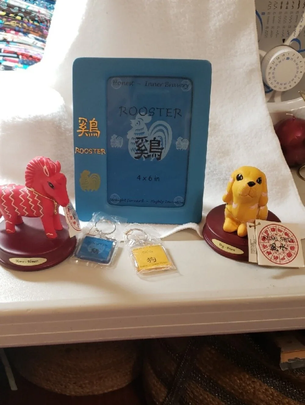 CARTER CARDS Blue Photo Frame with  2 keychain and 2 statues